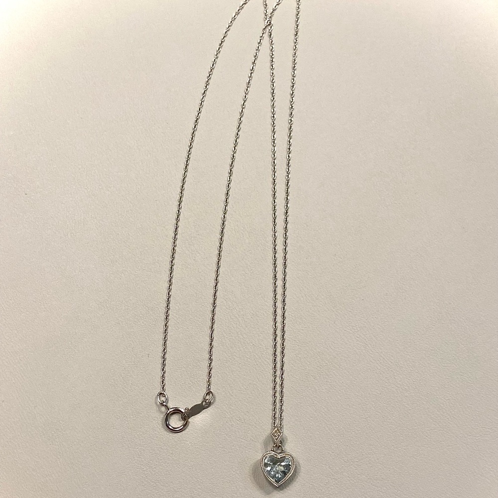 Jared’s Genuine Aquamarine White Gold Heart Pendant